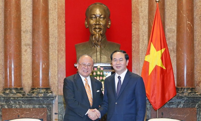 Chủ tịch nước Trần Đại Quang tiếp ông Tsutomu Takebe - Cố vấn đặc biệt Liên minh Nghị sỹ Hữu nghị Nhật-Việt. Ảnh: TTXVN.