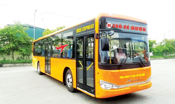 Với thời gian di chuyển nhanh, tiện dụng, xe buýt nhanh - Bus Express được đánh giá sẽ là lựa chọn của nhiều hành khách trên lộ trình Hà Nội - Nội Bài. Ảnh: Anh Trọng.