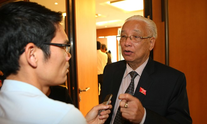 Đại biểu Quốc hội Cao Sĩ Kiêm trả lời phỏng vấn PV Tiền Phong.