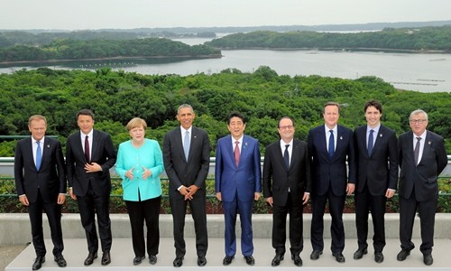 Lãnh đạo EU cùng các nước G7 chụp ảnh lưu niệm tại Nhật Bản. Ảnh: Reuters