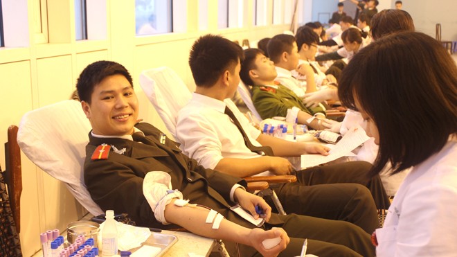 Phạm Văn Chung đã 27 lần hiến máu.