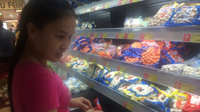 Nhiều sản phẩm của Việt Sin vẫn được bày bán tại siêu thị.