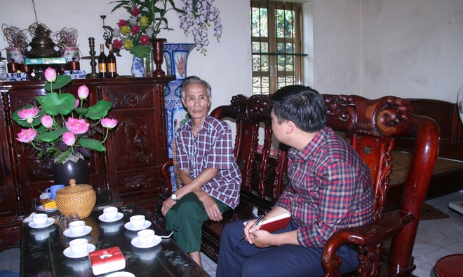 Ông Nguyễn Hữu Ngọ, bố của Thiếu tá Nguyễn Hữu Cường chia sẻ niềm vui với phóng viên.