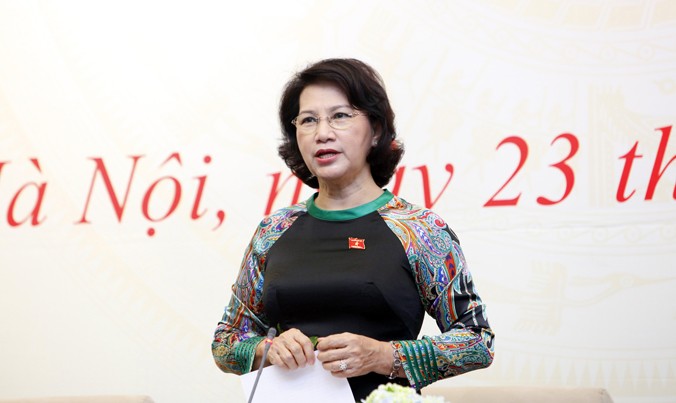 Chủ tịch Quốc hội Nguyễn Thị Kim Ngân trao đổi với các cơ quan thông tấn, báo chí.
