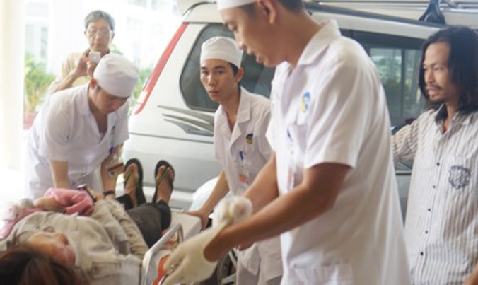 Một bệnh nhân được cứu sống sau khi đội ngũ cấp cứu vệ tinh 115 ở Xuyên Á có mặt kịp thời. Ảnh L.N.