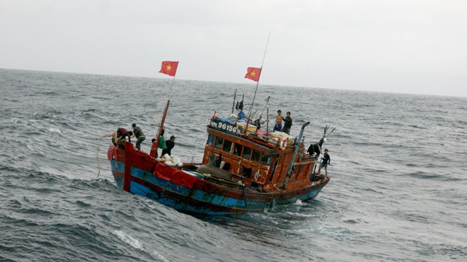 Bảo hiểm tàu cá là chính sách tốt đẹp, khuyến khích ngư dân bám biển nên việc trục lợi là không thể chấp nhận. Ảnh: Lê Hữu Việt.