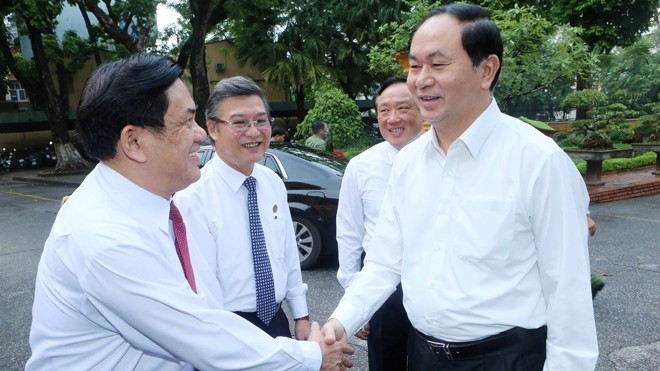 Chủ tịch nước Trần Đại Quang với các lãnh đạo chủ chốt TAND Tối cao ngày 12/8. Ảnh: Nhan Sáng - TTXVN.