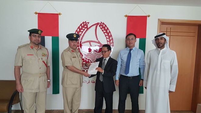 Tham tán công sứ Hoàng Cao Lãnh cảm ơn cảnh sát UAE đã nỗ lực giải cứu người Việt.