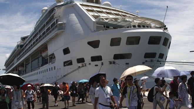 Cảng quốc tế Cam Ranh lần đầu tiên đón tàu du lịch