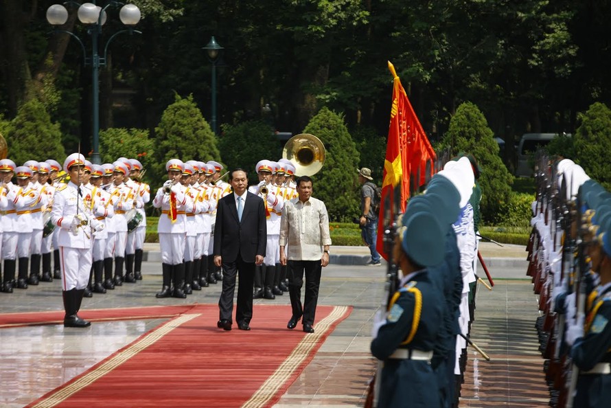 Tại Phủ Chủ tịch vào sáng nay, đã diễn ra lễ đón chính thức Tổng thống Philippines Rodrigo Duterte.