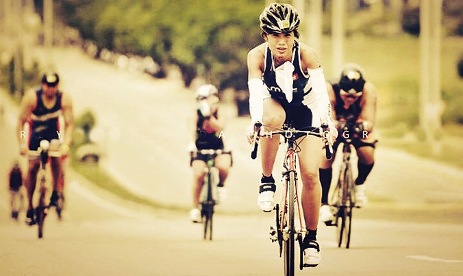 Chị Tiểu Phương tham gia giải đua xe đạp.