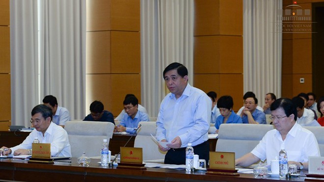 Bộ trưởng Bộ KH&ĐT Nguyễn Chí Dũng phát biểu tại phiên họp.