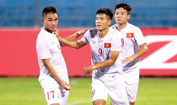 Các cầu thủ U19 Việt Nam sẽ lại có dịp ăn mừng chiến thắng tối nay? Ảnh: VSI.