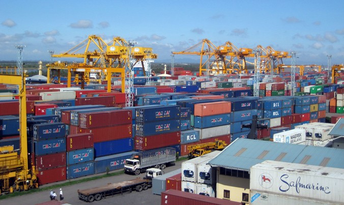 Hàng hóa xuất khẩu tập kết tại cảng Hải Phòng. Ảnh: Hồng Vĩnh.
