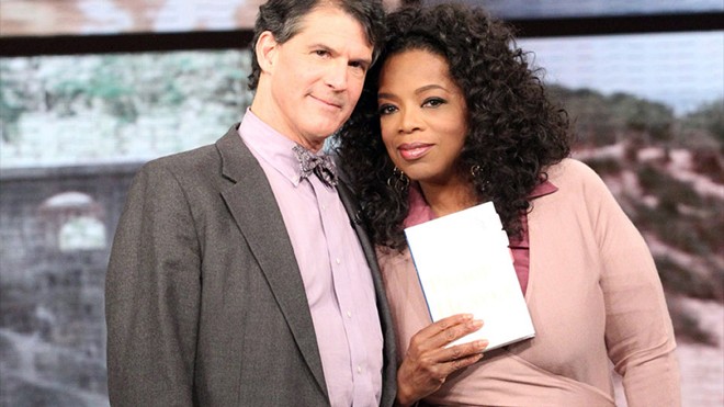 Oprah Winfrey đưa tác giả Chứng cứ về thiên đường lên truyền hình khi cuốn sách ra mắt lần đầu ở Bắc Mỹ 10/2012. Ảnh: oprah.com.