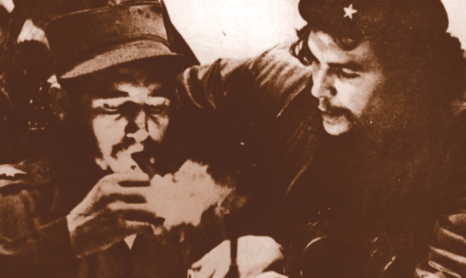 Fidel Castro và Che Guevara hồi giữa thập niên 50. Ảnh: Getty Images.