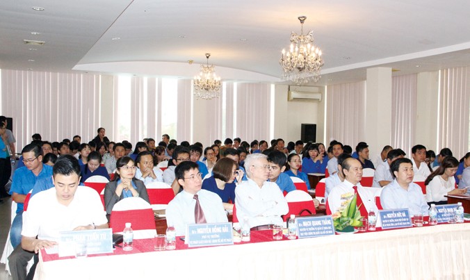Các đại biểu tham dự hội nghị tại Khánh Hòa ngày 3/12.