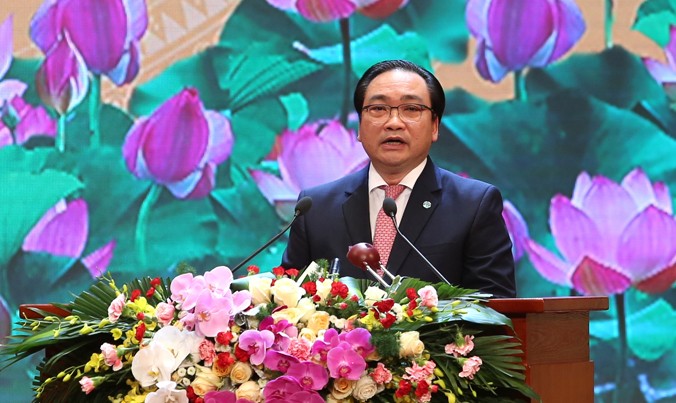 Bí thư Thành ủy Hà Nội Hoàng Trung Hải đọc diễn văn tại lễ kỷ niệm.