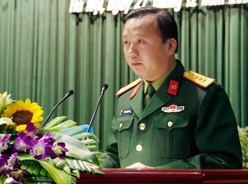 Đại tá Phùng Ngọc Sơn, Tư lệnh Binh chủng Công binh phát biểu khai mạc hội nghị. Ảnh; Quân đội Nhân dân