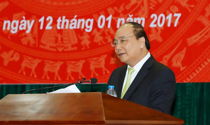 Thủ tướng Nguyễn Xuân Phúc dự và phát biểu tại Hội nghị trực tuyến triển khai nhiệm vụ công tác y tế năm 2017. Ảnh: TTXVN.