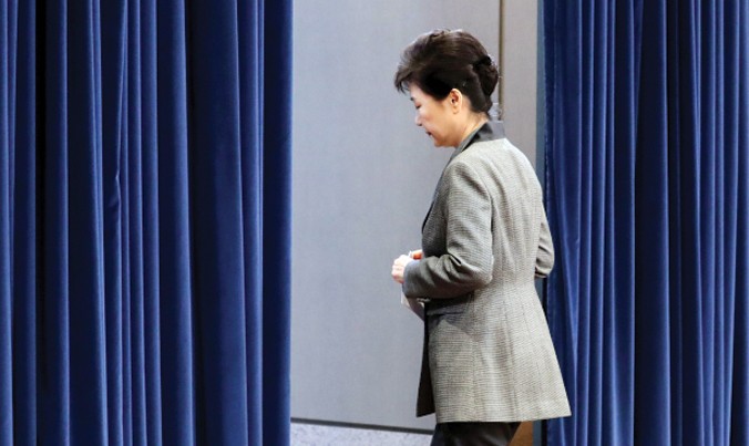 Bà Park Geun-hye chính thức bị phế truất và bị luận tội. Ảnh: Korea Herald.