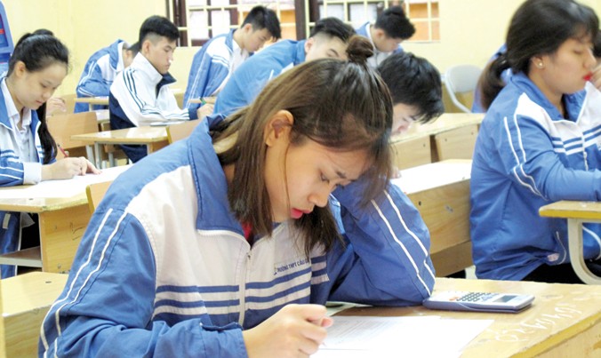 Học sinh trường THPT Cầu Giấy, quận Cầu Giấy, Hà Nội trong đợt khảo sát vừa qua. Ảnh: Nghiêm Huê.