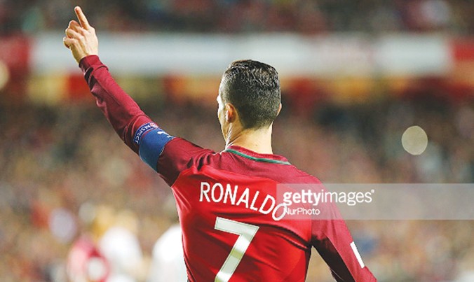 Mọi bộ phận trên cơ thể Ronaldo đều có thể giúp ngôi sao người Bồ Đào Nha kiếm tiền. Ảnh: GETTY IMAGES.