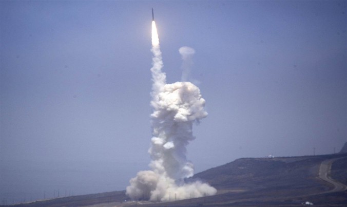 Thử nghiệm hệ thống phòng thủ tên lửa GMD tại bang California tháng 6/2014. Ảnh: Getty Images.