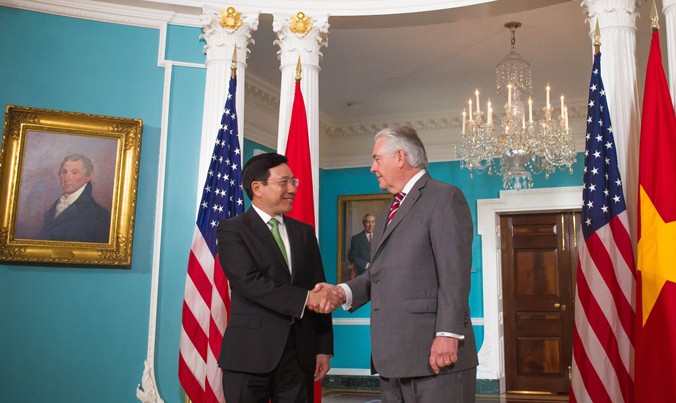 Phó Thủ tướng, Bộ trưởng Ngoại giao Phạm Bình Minh và Ngoại trưởng Mỹ Rex Tillerson tại Washington. Ảnh: BNG.
