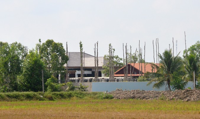 Biệt thự xây dựng trái phép trên đất nông nghiệp của ông Đặng Văn Ngọ - Chủ tịch HĐQT kiêm Tổng Giám đốc Công ty TNHH MTV cấp nước Sóc Trăng.