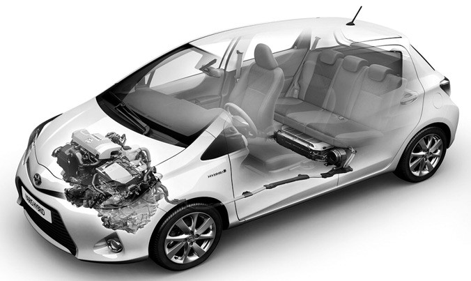 Công nghệ hybrid tiên tiến giúp xe tái sử dụng năng lượng dư thừa, vận hành tiết kiệm nhiên liệu đến 50%, giảm lượng khí xả, góp phần “Tăng trưởng xanh”.