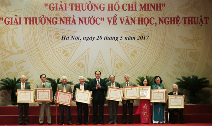 Thêm 18 tác giả được Giải thưởng Hồ Chí Minh đợt 5. Ảnh: Hồng Vĩnh.