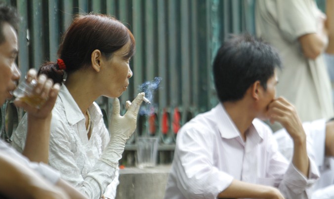 Tổn thất do thuốc lá Việt Nam chiếm tới gần 1% GDP mỗi năm, gây tổn thất về sức khỏe và kinh tế. Ảnh: Như Ý.