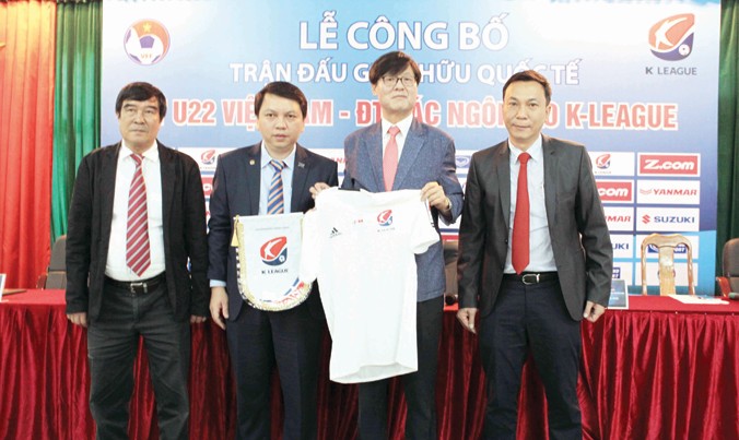 Trận giao hữu với ĐT các ngôi sao K-League sẽ là trận giao hữu cuối cùng trên sân nhà trước khi sang Hàn Quốc tập huấn và tham dự SEA Games 29 tại Malaysia của ĐT U22 Việt Nam. Ảnh: VSI.
