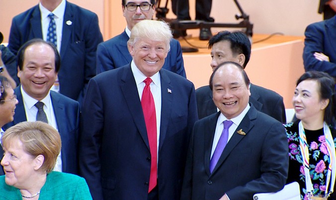 Thủ tướng Nguyễn Xuân Phúc gặp Tổng thống Mỹ Donald Trump.