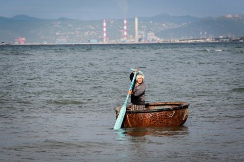 Vùng biển Vĩnh Tân, nơi được cấp phép nhận chìm gần một triệu m3 bùn. Ảnh: Vnexpress