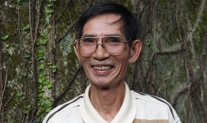 Họa sĩ Vĩnh Phối ra đi lúc 9h sáng 17/7 tại nhà riêng bên bờ sông Đông Ba - TP Huế, hưởng thọ 80 tuổi. Ảnh: Thanh Tùng (2015).