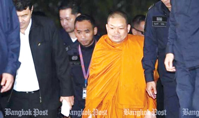 Wirapol Sukphol bị dẫn độ từ Mỹ về đến Thái Lan hôm 19/7. Ảnh: Bangkok Post.