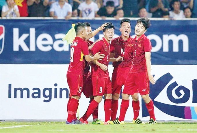 Các chân sút U22 Việt Nam cần tận dụng tốt hơn các cơ hội ăn bàn, thay vì chỉ một lần ăn mừng bàn thắng trong trận giao hữu với ĐT các ngôi sao Hàn Quốc. Ảnh: VSI.