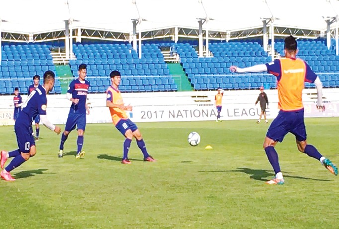 Trong khi các tuyển thủ U22 VN tập huấn tại Hàn Quốc, các đối thủ trong khu vực cũng tích cực chuẩn bị cho SEA Games 2017.