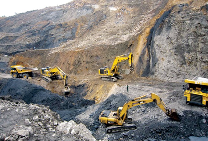 Khai thác mỏ sắt Thạch Khê ở tỉnh Hà Tĩnh. Ảnh: PV.