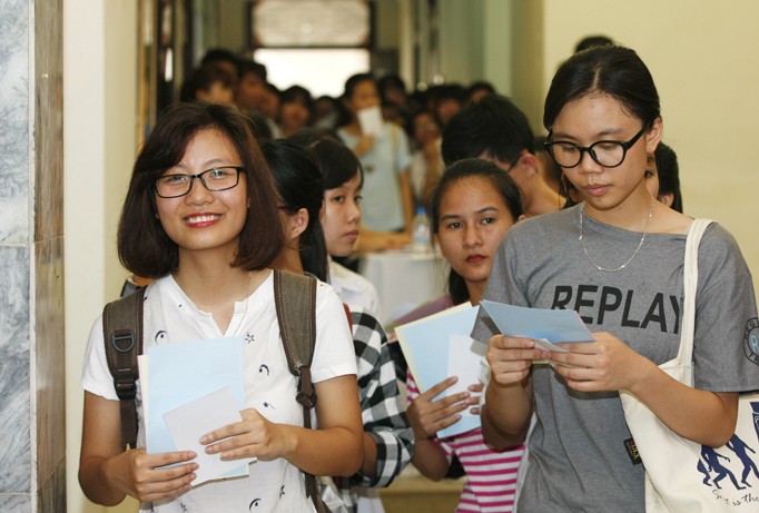 Bộ trưởng Nhạ cho rằng, dù thế nào cũng phải làm sao cho giáo sinh trường sư phạm phải cảm thấy tự hào. Ảnh: Như Ý.