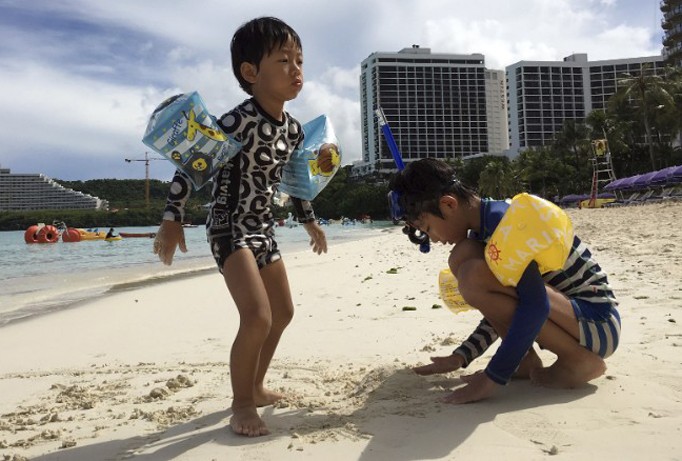 Guam là điểm du lịch nổi tiếng với những bãi biển cát trắng. Ảnh: Getty Images.