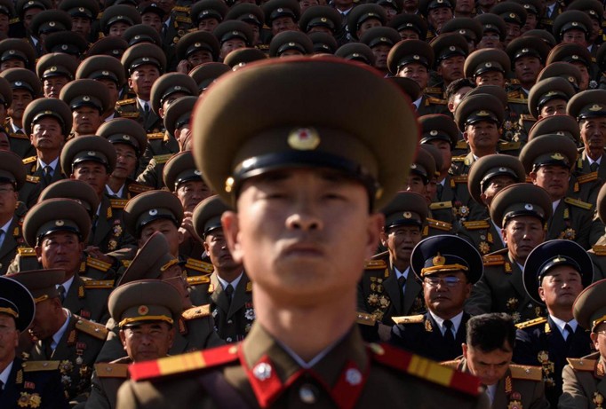 Lính Triều Tiên trong lễ diễu binh trên quảng trường Kim Nhật Thành ở Bình Nhưỡng. Ảnh: Getty Images.