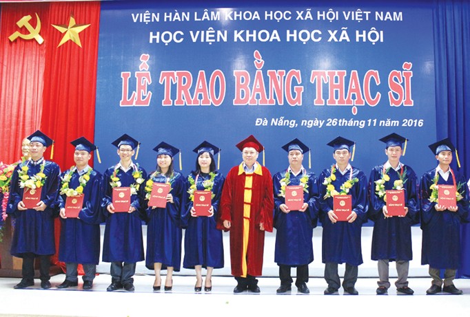 Một buổi lễ tốt nghiệp thạc sĩ tại Học viện Khoa học xã hội thuộc Viện Hàn lâm KHXH Việt Nam.