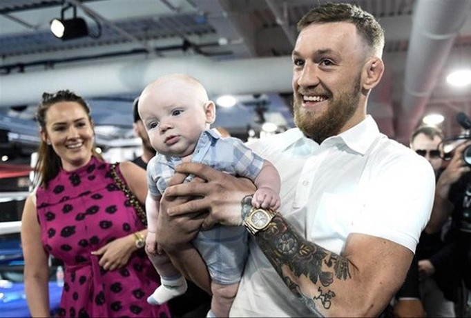 McGregor hạnh phúc bên gia đình.