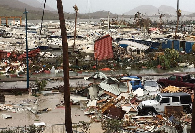 Thiên đường du lịch đảo St Martin trong hoang tàn đổ nát. Ảnh: Getty Images.