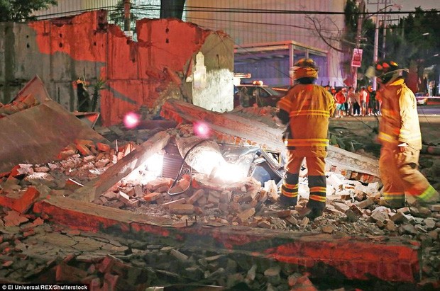 Động đất thế kỷ ở Mexico, hàng vạn người ra đường