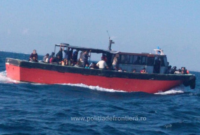 Ngày càng nhiều thuyền tị nạn vượt biển Đen vào Romania (Ảnh do cảnh sát biển Romania cung cấp).