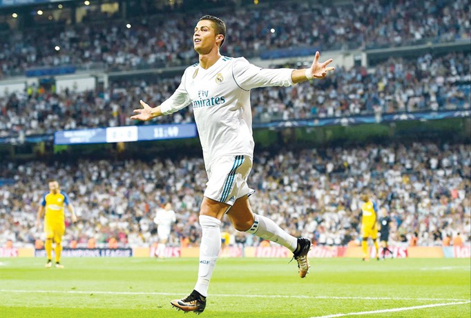 Ronaldo giữ phong độ cao ở tuổi 32. Ảnh: GETTYIMAGES.